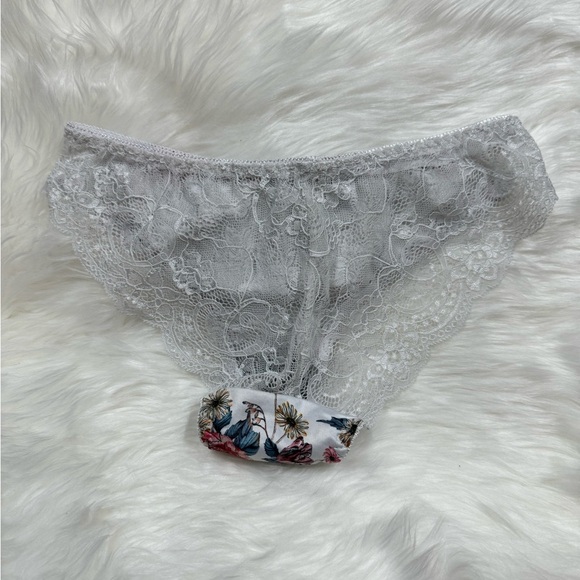 Very Sexy Victorias Secret Push up Bra and Pantie - Picture 10 of 12